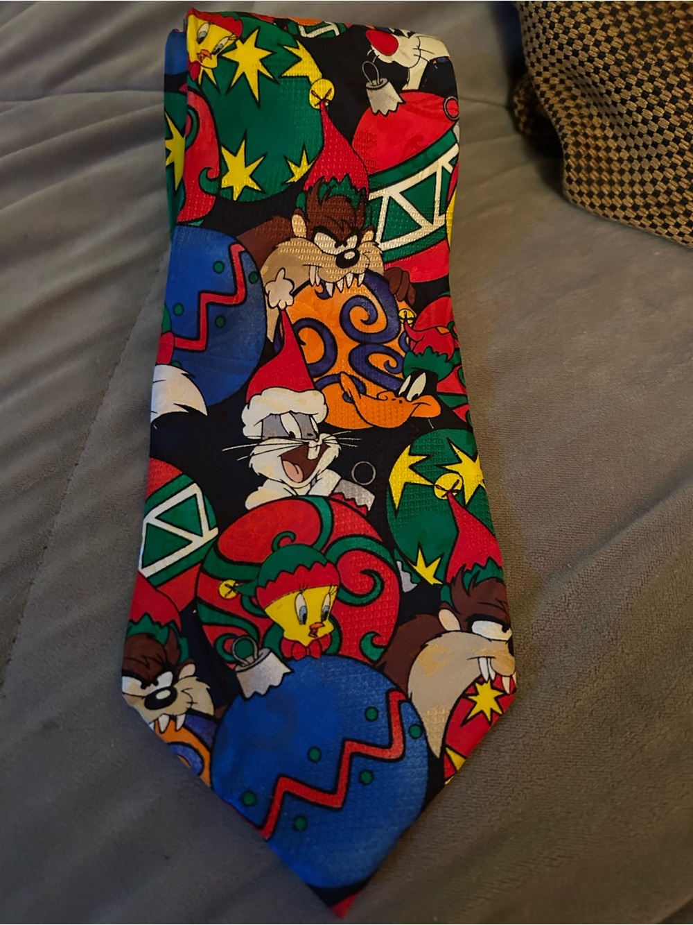 Looney Tunes Holiday Character Tie - Multicolor Festive Design